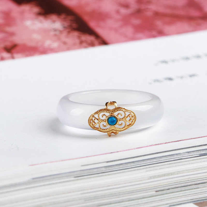 แหวนดีไซน์หรูหรา Ruyi ทำจาก Chalcedony Agate และ Turquoise สีขาวธรรมชาติ พร้อมขนาดให้เลือก 16-17 มม. และ 20-21 มม.