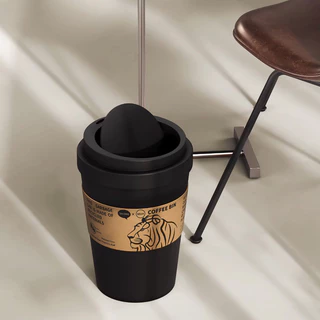 ถังขยะอเนกประสงค์รูปแก้วกาแฟ เขย่าฝาถังขยะ ตกแต่งถังขยะ ถังขยะ รูปทรงถ้วยกาแฟ สร้างสรรค์ ห้องนั่งเล่น ห้องนอน ห้องครัว
