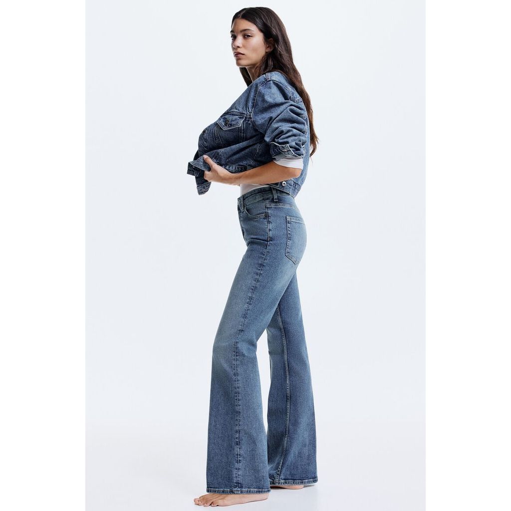 H&M(เอชแอนด์เอ็ม) กางเกงยีนส์เอวสูงทรงบาน Women Flared High Jeans 1302894_3
