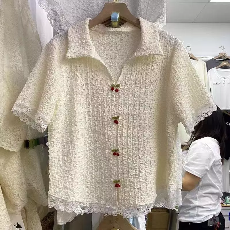 Red Berry เสื้อแขนสั้นคอวีเปิดไหล่ลายดอกซากุระ ชายลูกไม้ W708 thumbnail 5