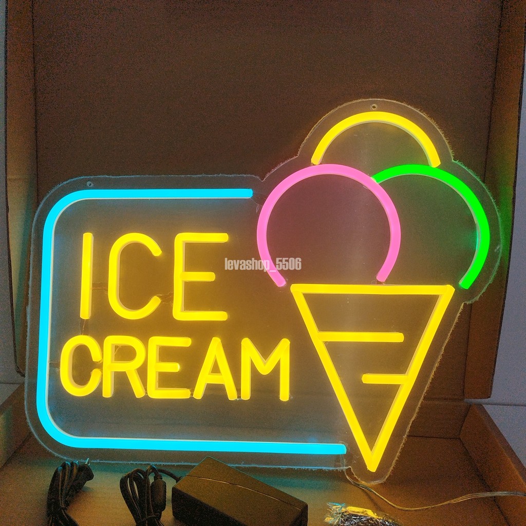 ป้ายไฟนีออน LED ICE CREAM พร้อมลายไอศกรีมโคน 3 ลูก ดีไซน์สดใสสะดุดตา รูปไอศกรีม สีชมพู เขียว และเหลือง ดูน่ารักสดใส