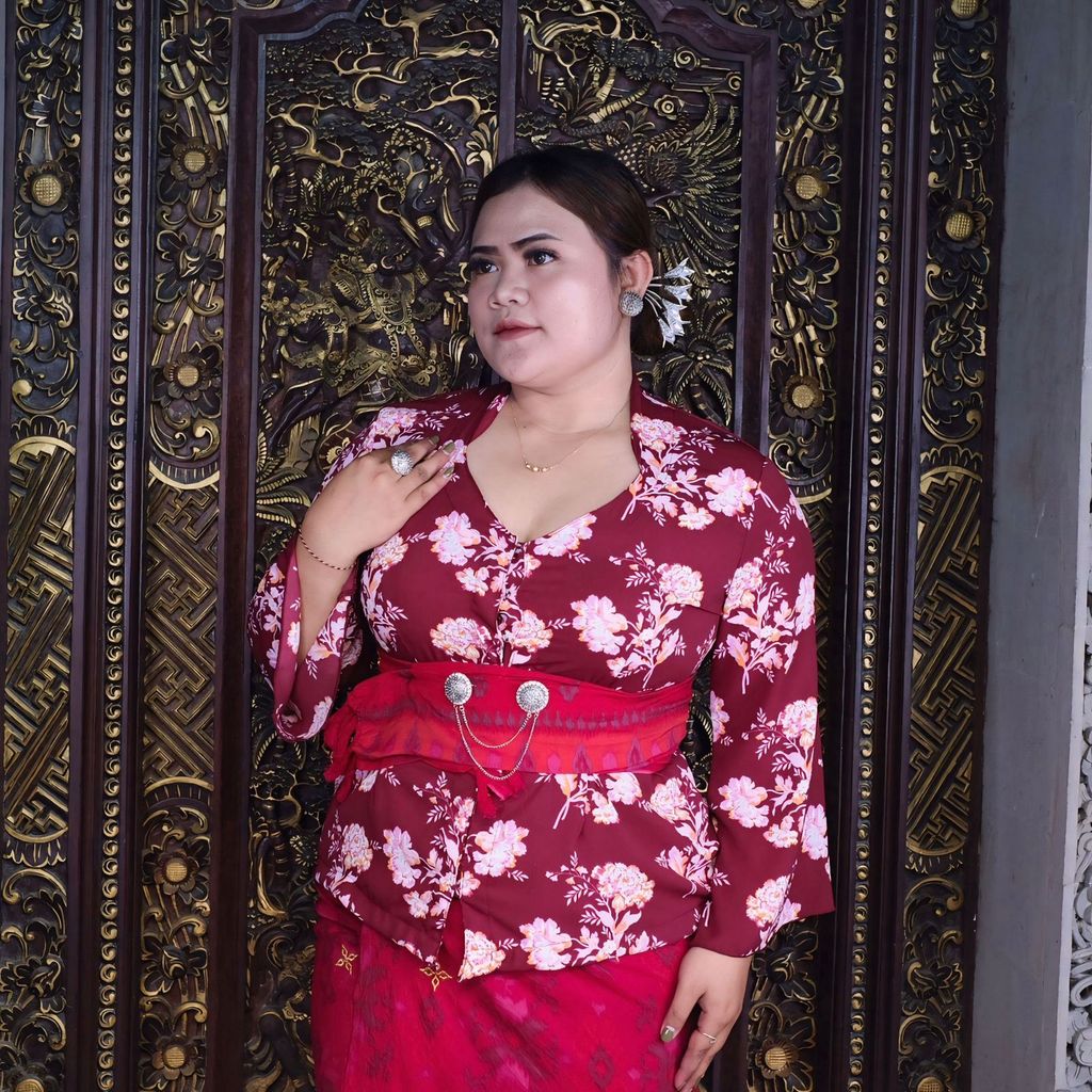 Big J120 Lihua Shanghai Kebaya พร้อมแขนกระดิ่งและ Neci (Kebaya เท่านั้น)