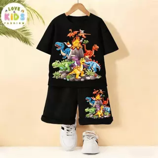 ชุดเด็กชายสนุกๆ ลายไดโนเสาร์หลายสายพันธุ์รอบภูเขาไฟ | เสื้อ+กางเกงขาสั้น ใส่สบาย คุณภาพดี | Dinosaur Volcano Adventure S