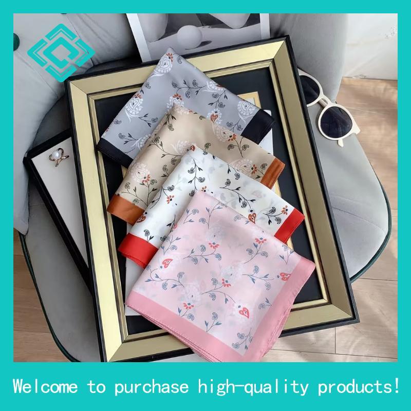 ผ้าพันคอไหมทรงสี่เหลี่ยม ผ้าพันคอผ้าโพกหัวลายตารางหมากรุกลายดอกไม้ ขนาด 70x70 ซม. Dynamic and Easy t