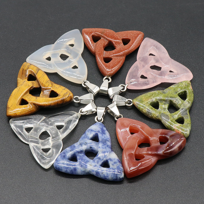 Irish Celtic Knot Irish Celtic Knot จี้รูปสามเหลี่ยมกลวงและเครื่องประดับ