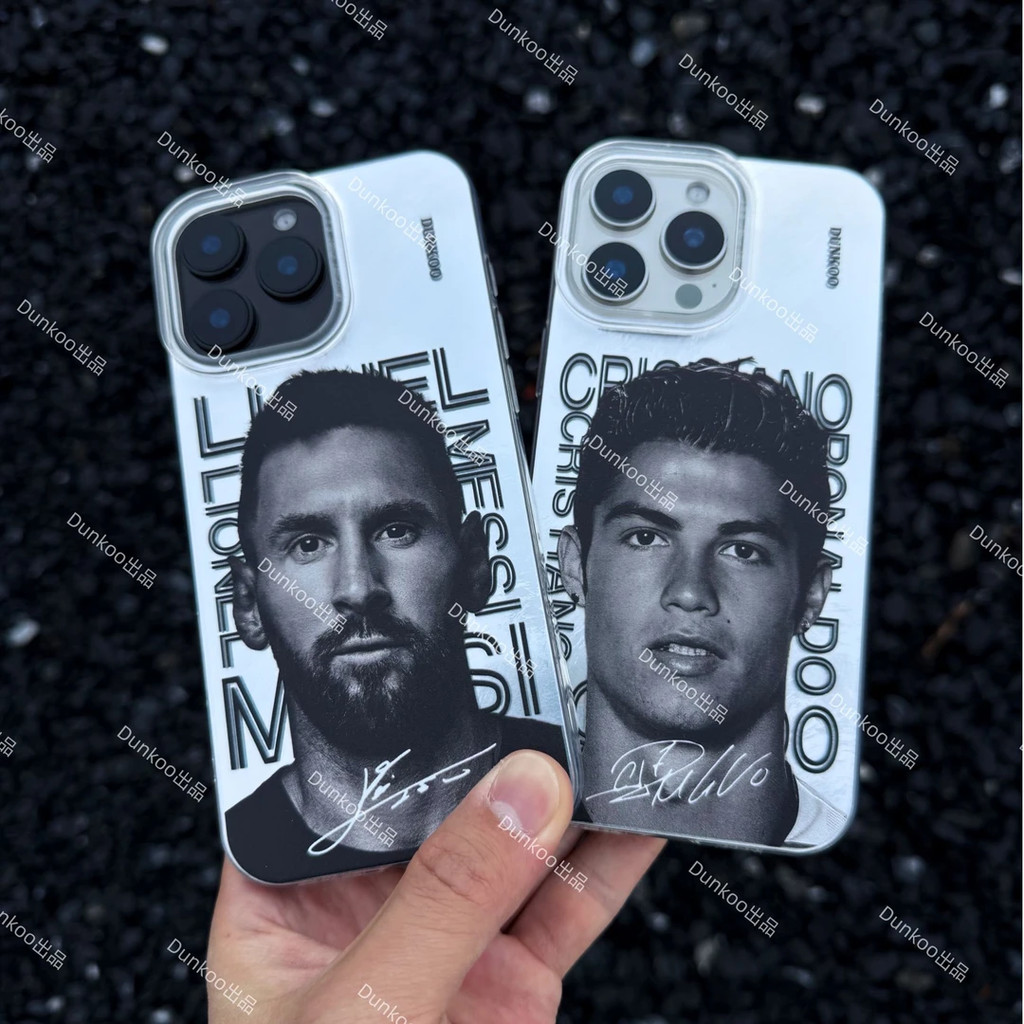 เคสโทรศัพท์ลายดาวเด่นฟุตบอลปี 2026 ใช้ได้กับ iPhone 17/16/15/14 Pro Max/12/13/11 พื้นผิวลายขนนกคุณภาพสูง ปกป้องเลนส์