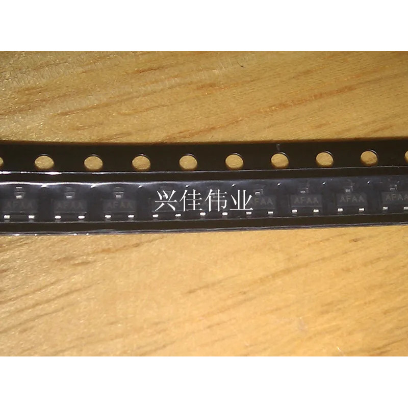 50PCS-200PCS ใหม่ MAX809-R MAX809REUR+T SOT-23 (การพิมพ์ FAA) ชิปรีเซ็ต OGAU