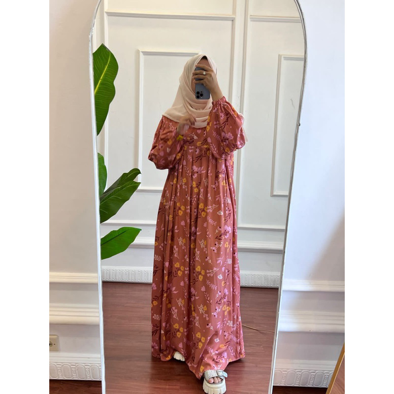 ชุดเดรส Labella ดั้งเดิม Part Of Anjanistore / เสื้อผ้าผู้หญิงอื่นๆ