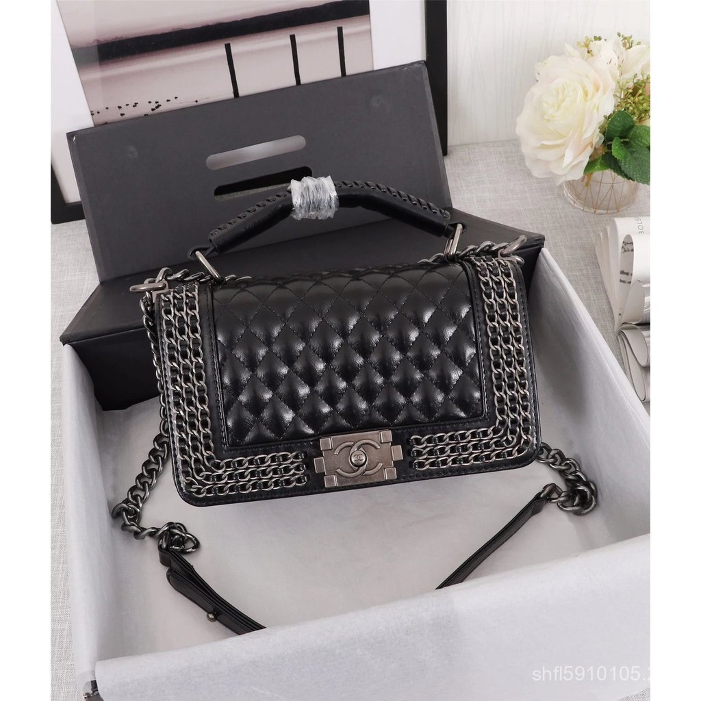 กระเป๋าสะพายข้าง CHANEL ดีไซน์สายโซ่โลหะ สำหรับผู้หญิง
