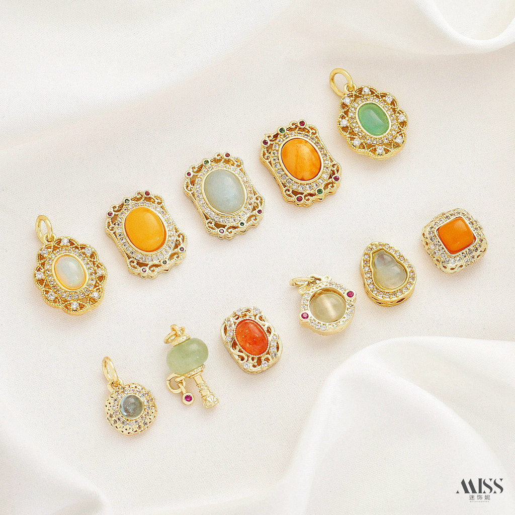 จี้ประดับAquamarineและGourd Grape Stoneจากขี้ผึ้งธรรมชาติเคลือบ18K