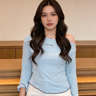 เสื้อยืดแขนยาวผู้หญิง เปิดไหล่ แบบปาดไหล่ แฟชั่นรุ่นใหม่