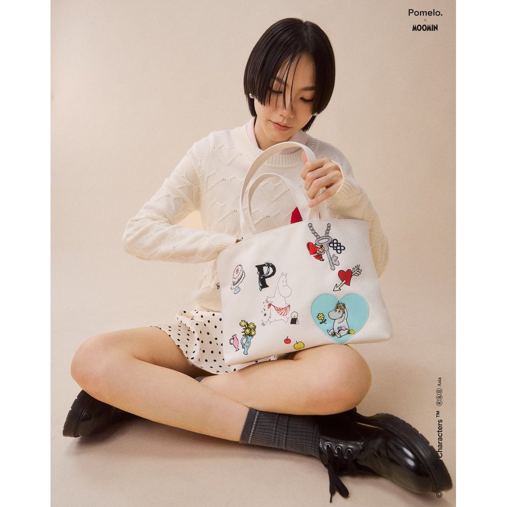 [Pomelo] Pomelo. x Moomin กระเป๋าโท้ทปักลาย / Pomelo. x Moomin Embroidered Tote Bag - Off
