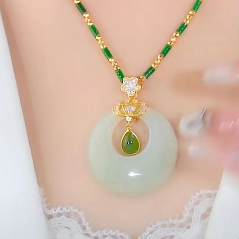 Drop-Shaped Noble Noble Noble Designer สไตล์ Water Drop Heart Fine Princess Buckle สร้อยคอ