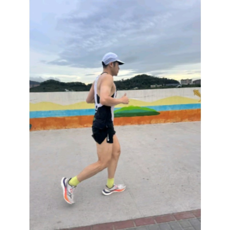 Saucony Endorphin Speed 4 เด้ง รองเท้ากีฬา ระบายอากาศ sneakersจัดส่งในวันเดียวกัน