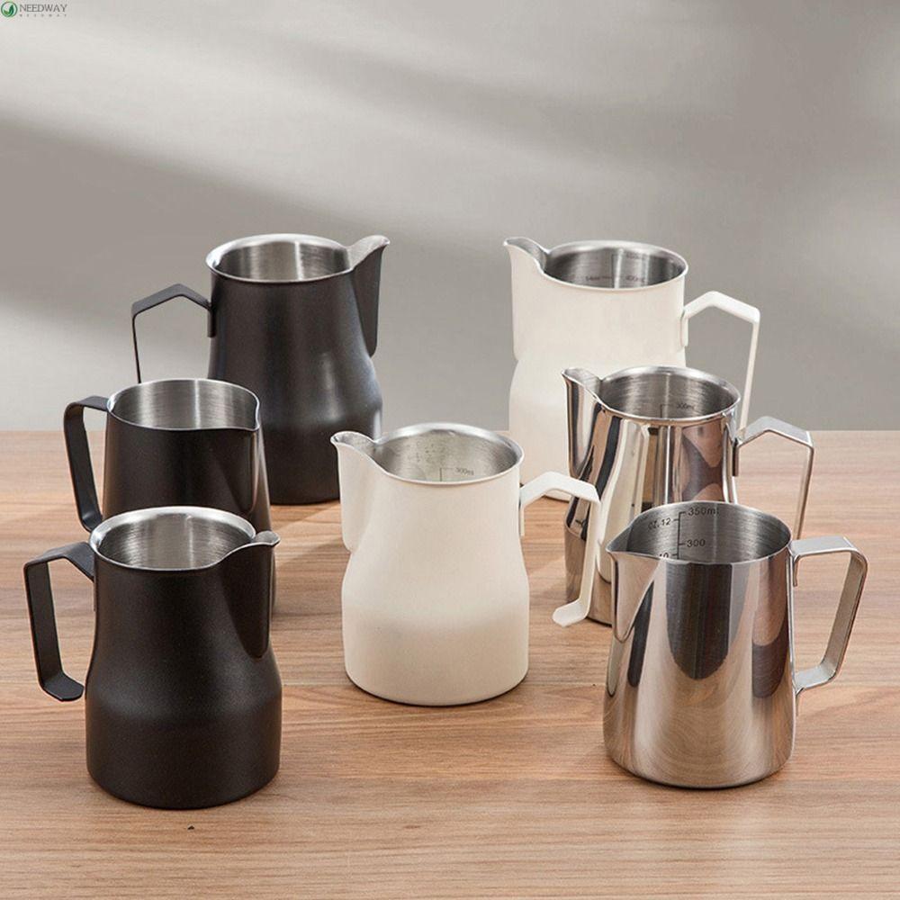 Needway เหยือกตีฟองนม, เครื่องชั่งใส 304 ถ้วยตีฟองนมสแตนเลส, Perfect No-drip Easy-to-Clean Latte Art ปากกาเอสเปรสโซนึ่งเหยือกร้านอาหาร