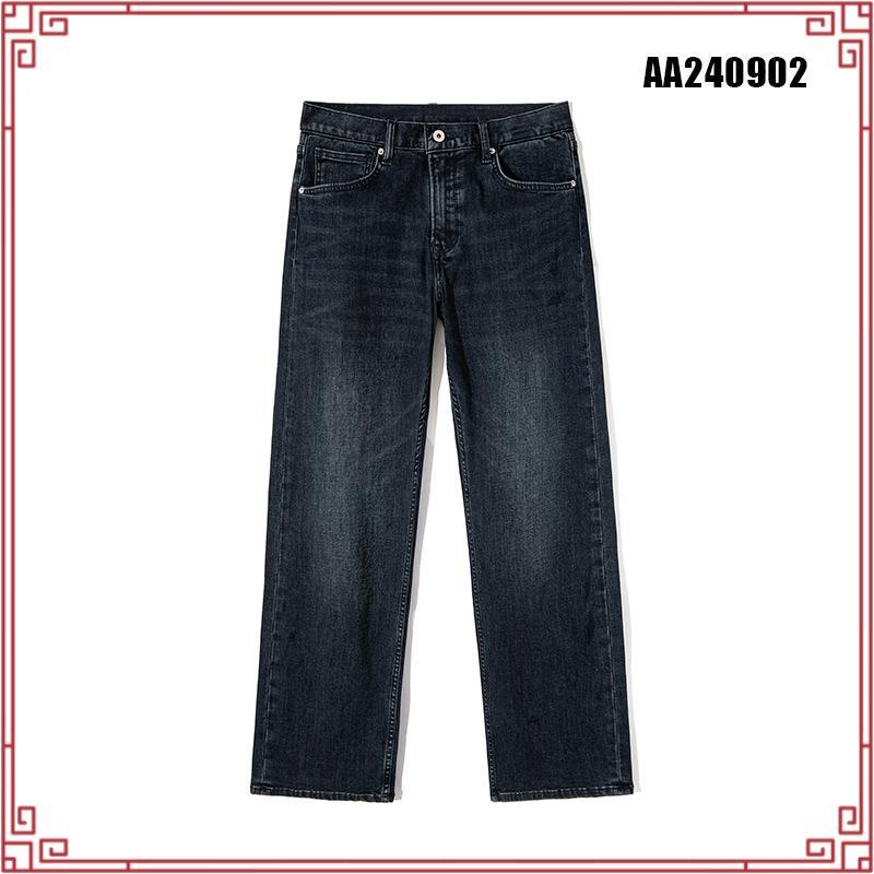 Calvin Klein Jeans กางเกงยีนส์ รุ่น Men's Standard Straight Fit Jeans Code: 40TM748 EFD