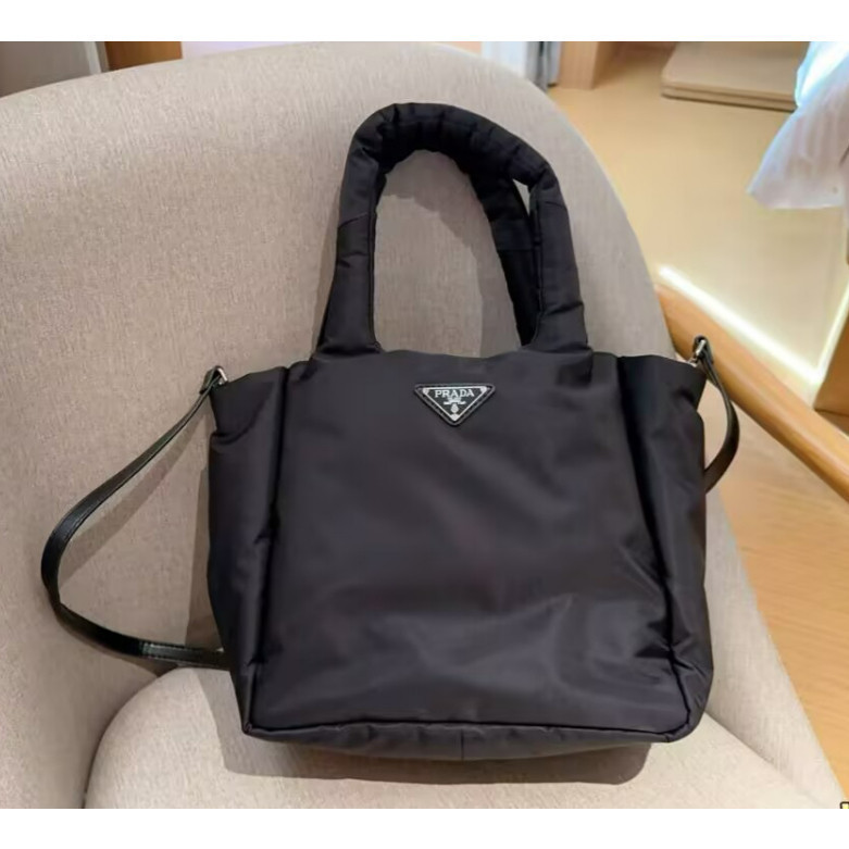 กระเป๋าถือ PRADA hobo ไนลอนคุณภาพสูงความจุหลายชั้นช้อปปิ้งทุกวันกระเป๋าสะพายข้างผู้หญิง