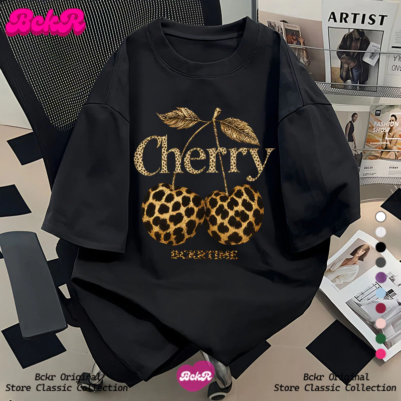【จัดส่งตลอด24 ชั่วโมง】🔥BCKR เสื้อผญ เสื้อ เฉพาะกลุ่ม ลายเชอร์รี่🍒oversize ผ้านุ่ม คอกลม เสื้ YG4907