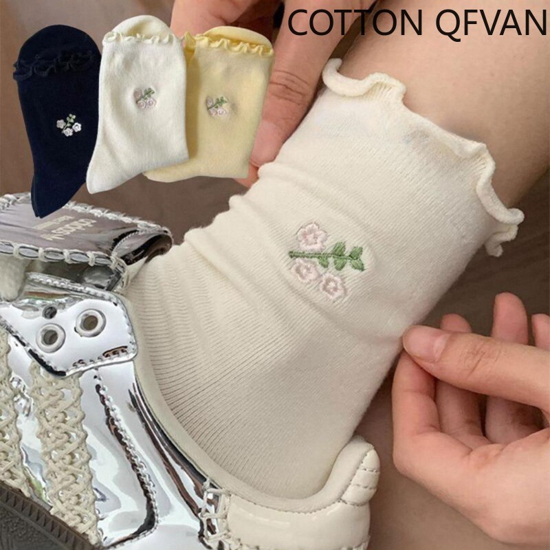 ถุงเท้าลูกวัว Q-Fun ลายดอกไม้น่ารัก สบายสำหรับผู้หญิง โทนสีทึบ