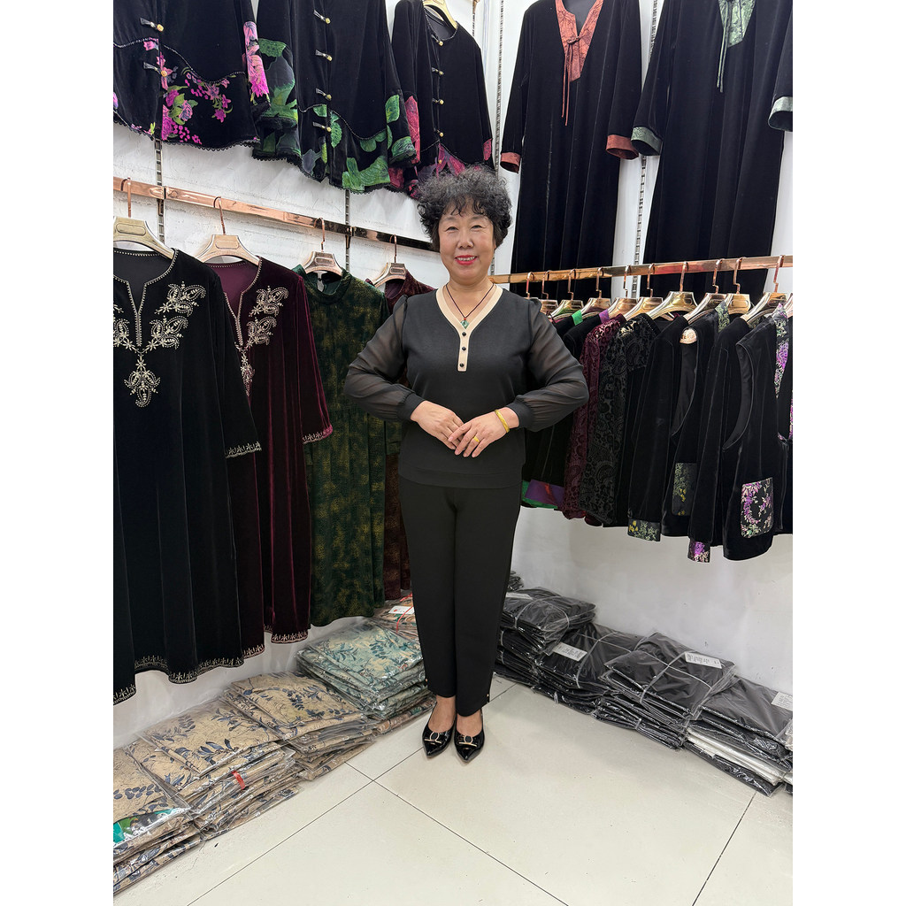 หญิงชราปีต้นฤดูใบไม้ร่วงใหม่ V คอการจับคู่สีเสื้อยืดแขนยาว 2025 ผู้หญิงสบายๆทุกการแข่งขันเสื้อบางjbp