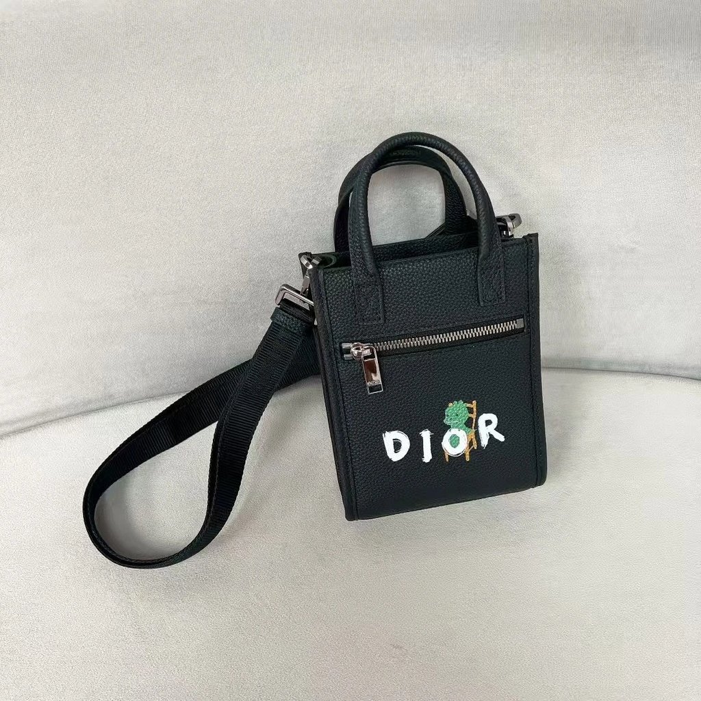 Dior Bag Low-Key Premium Safari North-Straw สายสะพายไหล่ปรับได้ Granular Surface Cow Leather Portabl