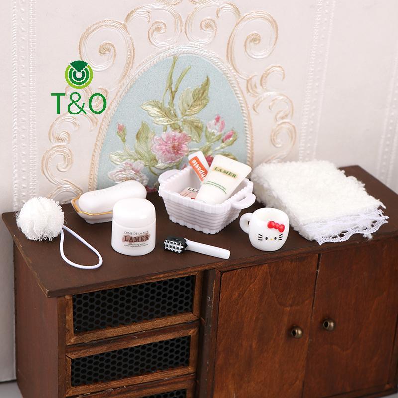 [T&OT] 1/12 Dollhouse Mini Simulation KT Cat Toiletries Cosmetics Kit Dollhouse Bathroom Decor Micro