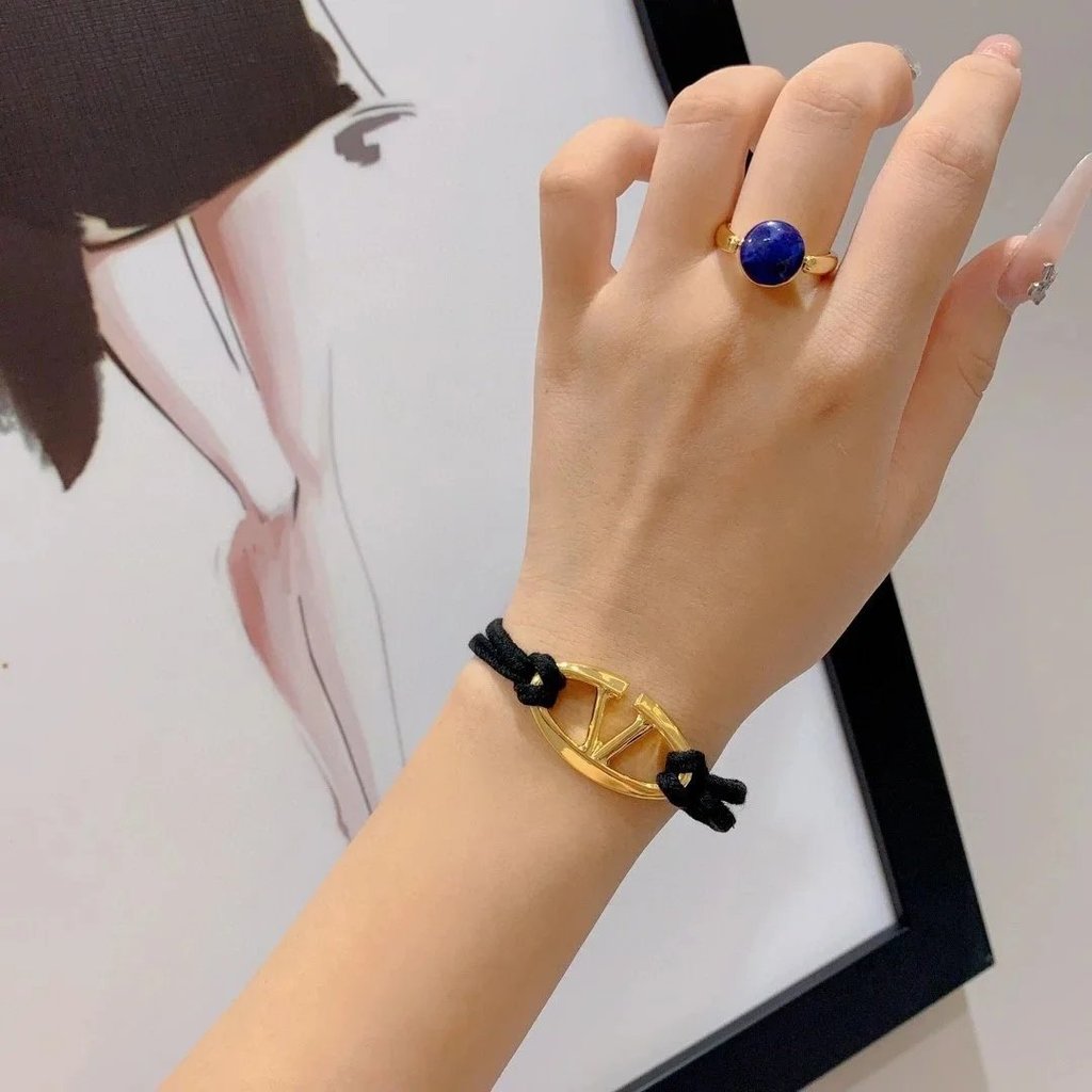 แหวนกรวดดีไซน์ Anagram