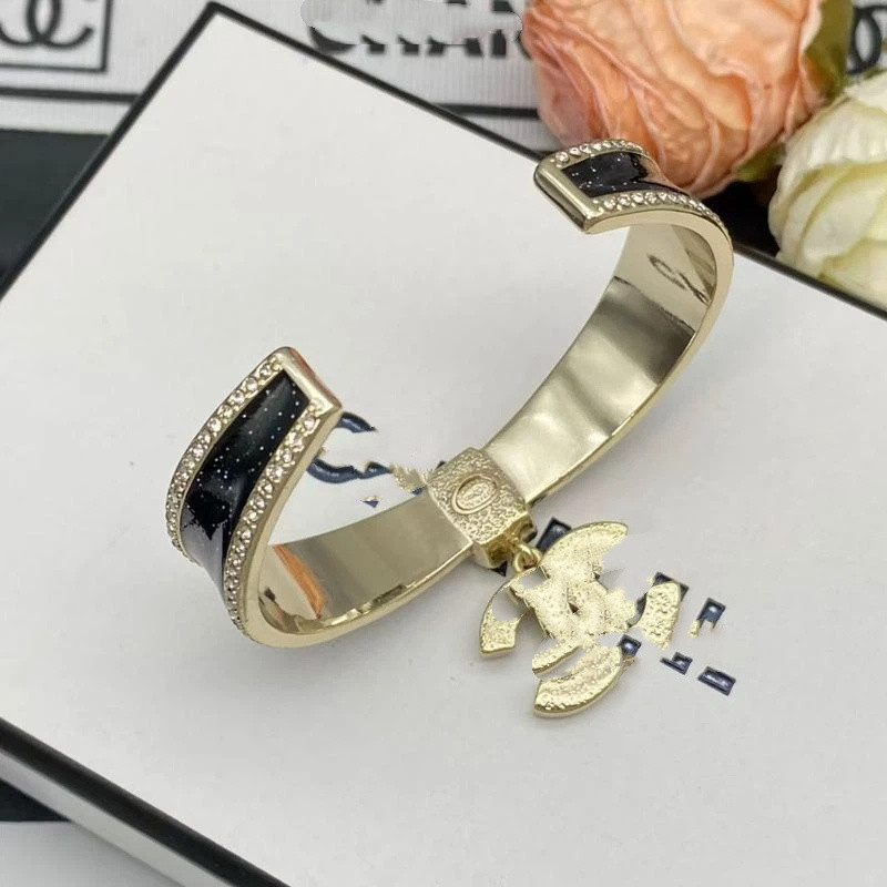 T Temperament Classic Bracelet Middle Ancient Ring High-value Hot-sell Hand Jewelry