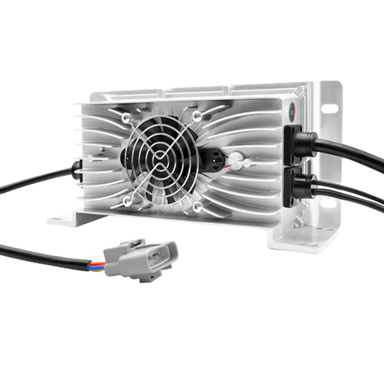 คุณภาพสูง US Plug 36V 18A กันน้ํา Fast Charger 90V-260V แบตเตอรี่ลิเธียมสําหรับรถกอล์ฟ Club รถ 12V L