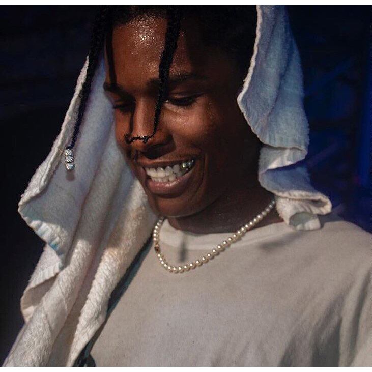 สร้อยคอมุก ASAP ROCKY สร้อยคอไข่มุกคู่รักยอดนิยมในยุโรปและอเมริกา