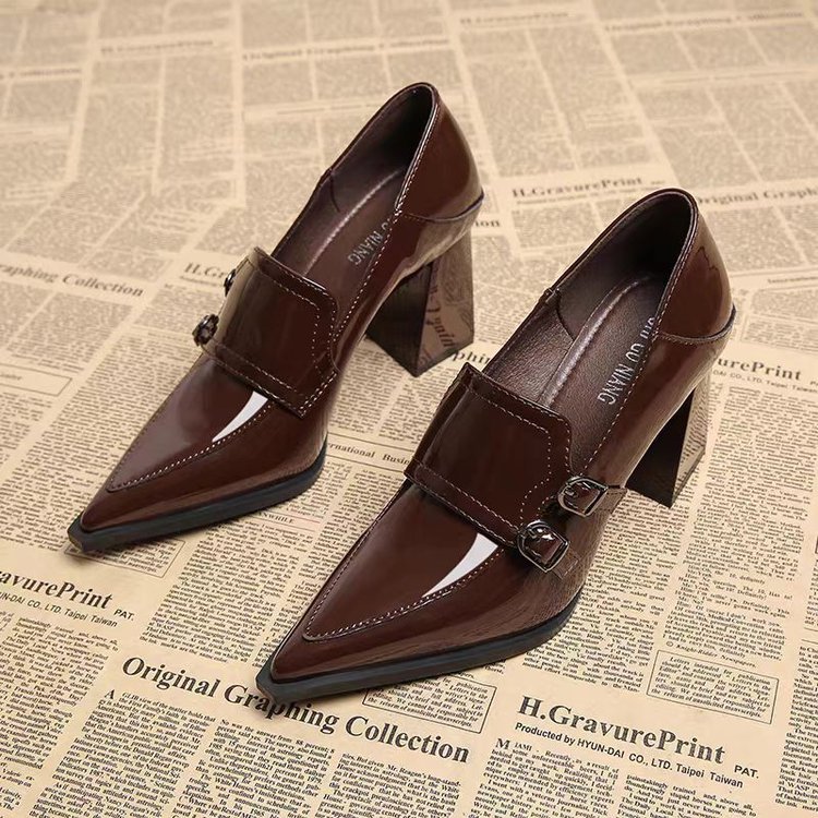 รองเท้าส้นสูงผู้หญิงขนาดใหญ่ Pointed Toe ส้นหนายาง Slip-On (7-8 ซม.) ปากตื้น