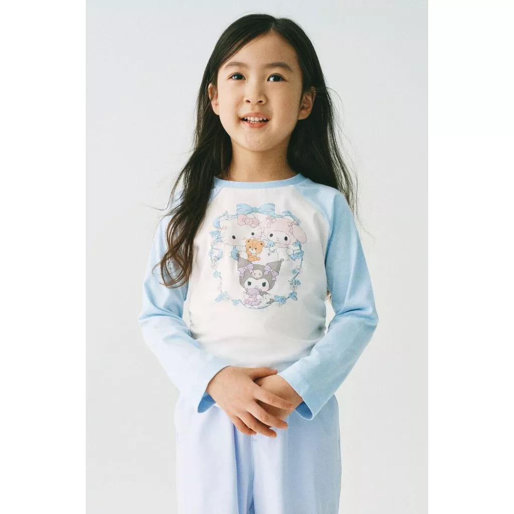 H&M(เอชแอนด์เอ็ม) เสื้อแขนยาวพิมพ์ลาย เด็กหญิง 1327766_1