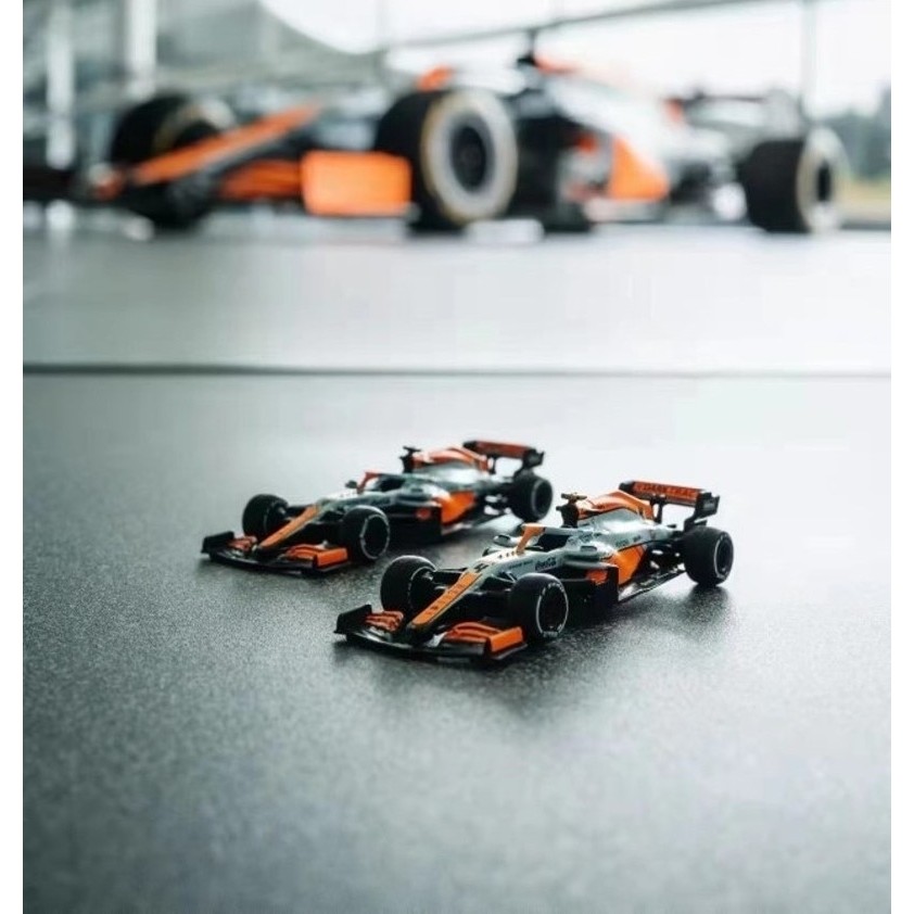 McLaren Mclaren 1: 64 F1 สูตรรถ Gulf Gulf Dual Car F1 รุ่น Norris Ricardo