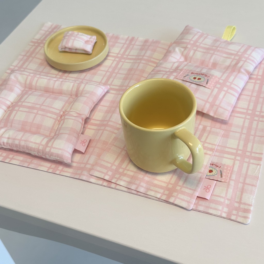 Ins สีชมพูลายสก๊อตสีขาวลายสก๊อตลายสก๊อต Coaster Placemat ห้องครัวข้อมูลเก็บ Quilted หมอน Coaster Photo Road