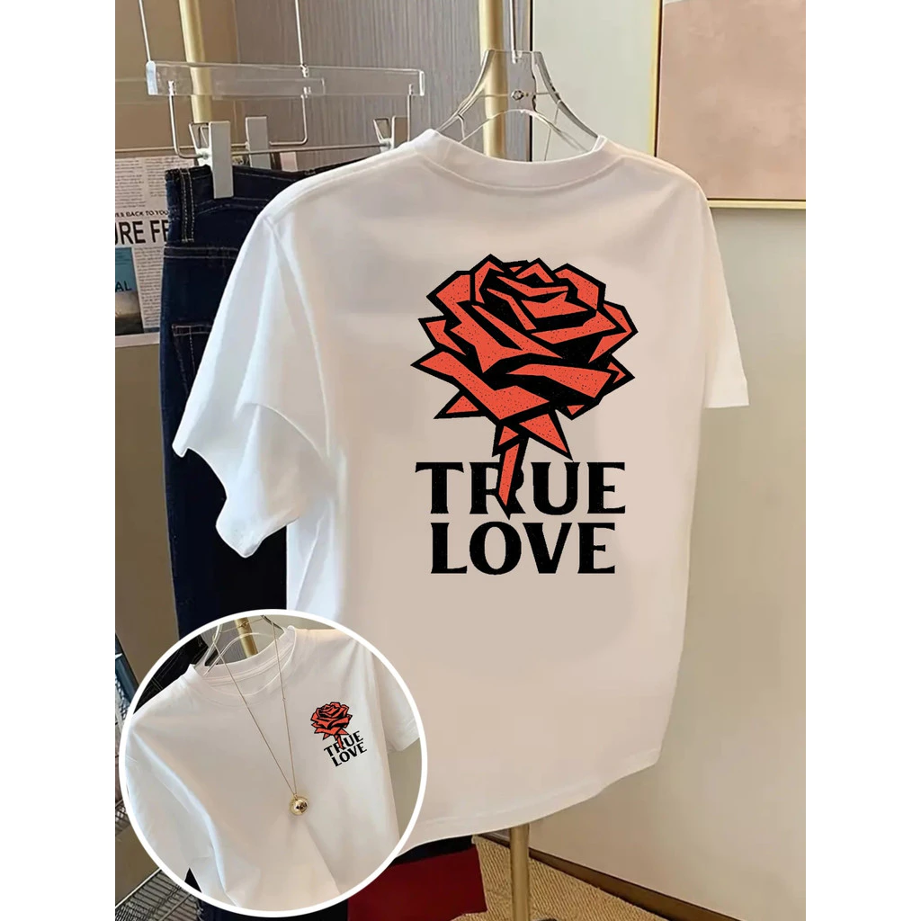 เสื้อยืดผู้หญิงลายกราฟิกดอกกุหลาบและตัวอักษร True Love thumbnail 3