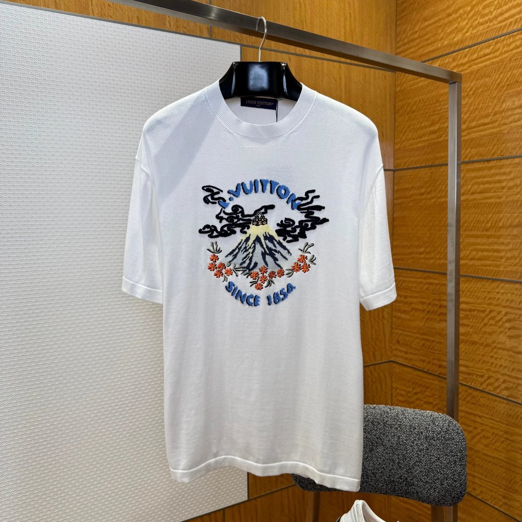 [BRT ผลิต] เสื้อแขนสั้นผู้ชายผู้หญิง ดีไซน์ Co-branded letter เย็บปักสวยงามรอบคอ