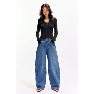 H&M(เอชแอนด์เอ็ม) กางเกงยีนส์ขาบานทรงถัง ผู้หญิง 1324579_1