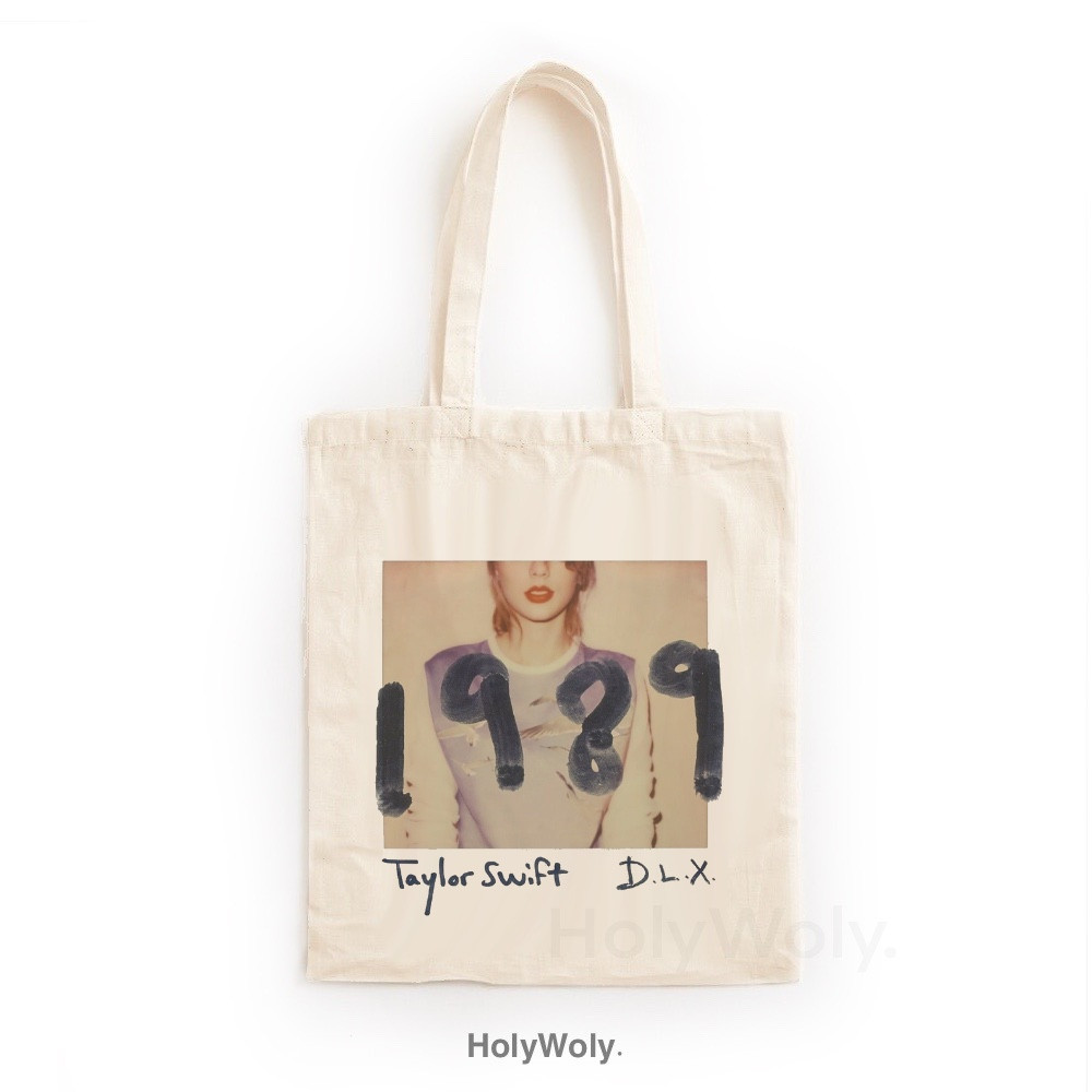 กระเป๋าผ้าใบ Holywolly Totebag Canvas Taylor Swift Motif (Unisex) ราคา ถูกที่สุด ดีลบีเคเค แกลเลอรีภาพที่ 5