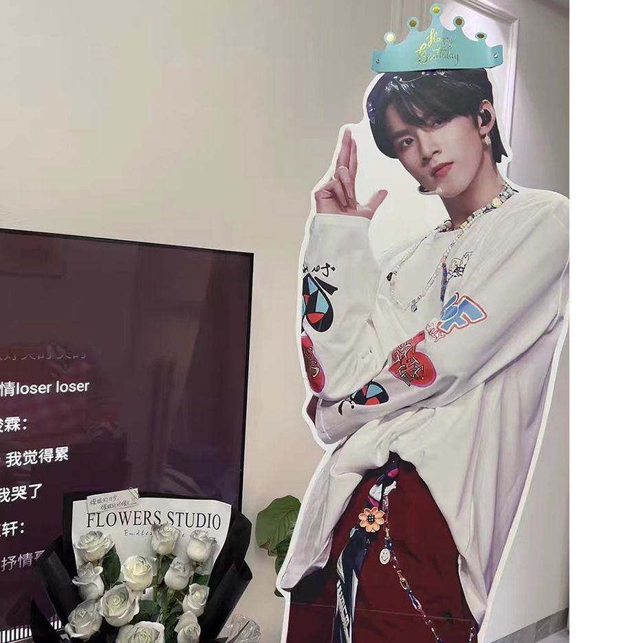 Liu Yaowen Yi Humanoid ขาตั้งขนาดใหญ่ Liu Yaowen หนึ่งต่อหนึ่งขาตั้ง Humanoid ขาตั้ง Liu Yaowen Yi