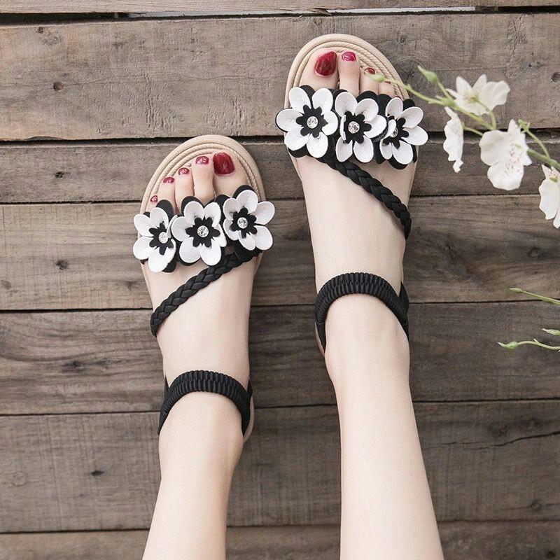 35-43 รองเท้าแตะอเนกประสงค์สําหรับผู้หญิงนักเรียนสไตล์เกาหลีรองเท้าแตะฤดูร้อน202635-43 รองเท้าผู้หญิ