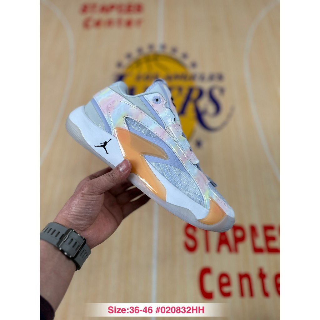 รองเท้ากีฬา Ja3 เหมาะสำหรับเทนนิสและบาสเก็ตบอล