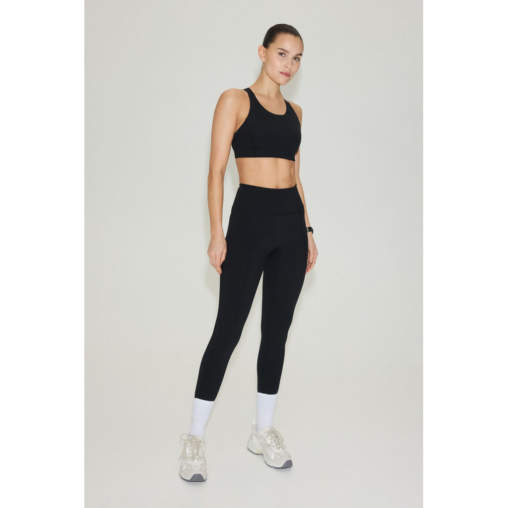 H&M(เอชแอนด์เอ็ม) บราสปอร์ตที่ให้การสนับสนุนสูงพร้อมเทคโนโลยี ShapeMove™ ผู้หญิง 1252578_2