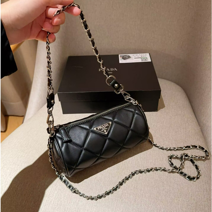 [กล่องของขวัญ] กระเป๋าสะพายข้าง PRADA หนังคุณภาพสูง ลายสี่เหลี่ยม WOC กระเป๋าโทรศัพท์ ผู้หญิง สปอร์ต