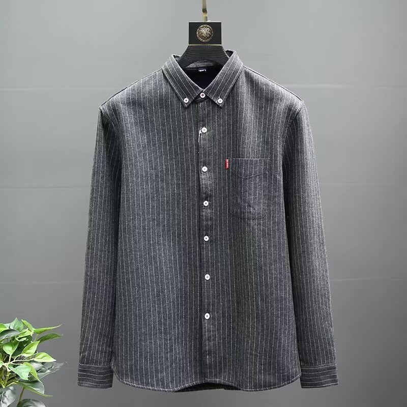 เสื้อเชิ้ตแขนยาวลายทางแนวตั้งสำหรับผู้ชาย ออกแบบให้สวมใส่สบายและคล่องตัว ราคา ถูกที่สุด ดีลบีเคเค แกลเลอรีภาพที่ 2