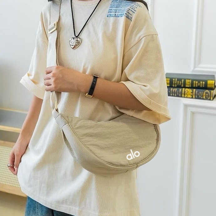 กระเป๋าสะพายเข้าใหม่ สดๆร้อนๆ กระเป๋าสะพายข้าง เกี๊ยว ลำลอง น้ำหนักเบา ในไทย เปิด COD ราคา ถูกที่สุด ดีลบีเคเค แกลเลอรีภาพที่ 3
