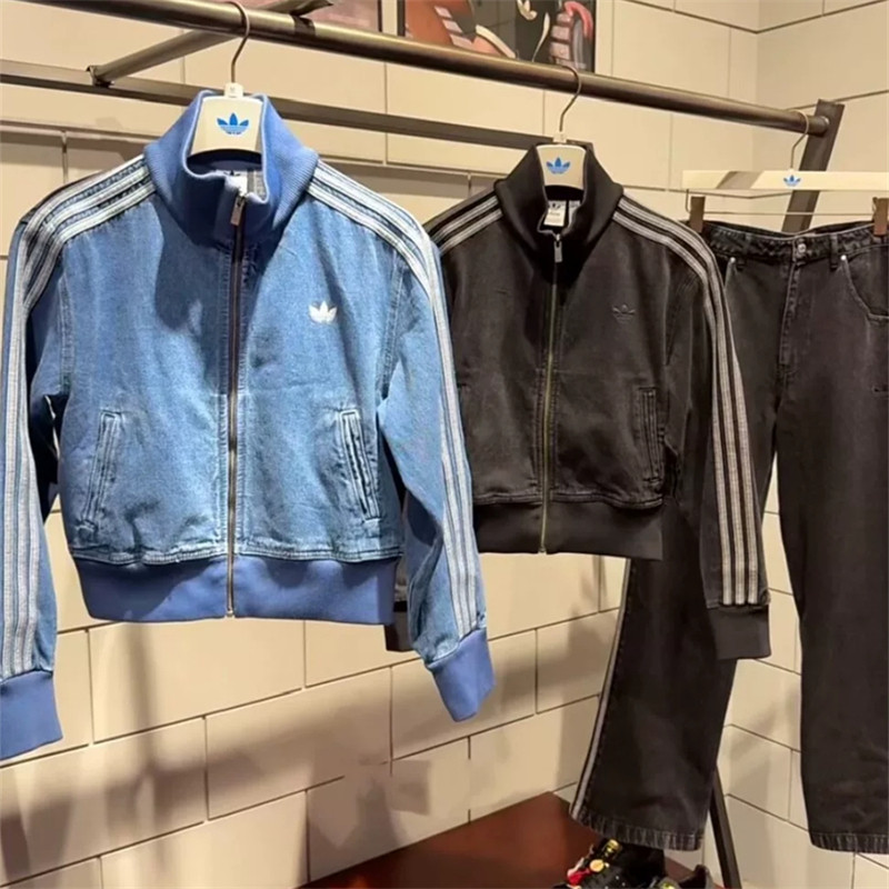 Adidas แจ็คเก็ตยีนส์ย้อนยุคสำหรับผู้หญิง สไตล์ฤดูใบไม้ร่วง กับเสื้อเชิ้ตสั้นคอปก เหมาะสำหรับใส่ลำลอง