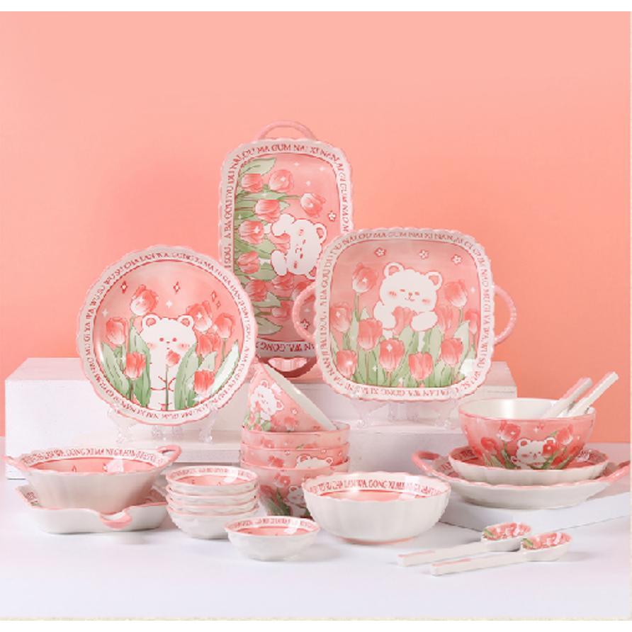 【Pinchart】✨ จานชามเซรามิคน่ารัก 🍽️ ลายหมีสตรอเบอร์รี่สุดคิ้วท์ 🍓 สไตล์น่ารักหวานๆ 🎀 เข้าไมโครเวฟได้ 🔥 ล้างง่าย 💧