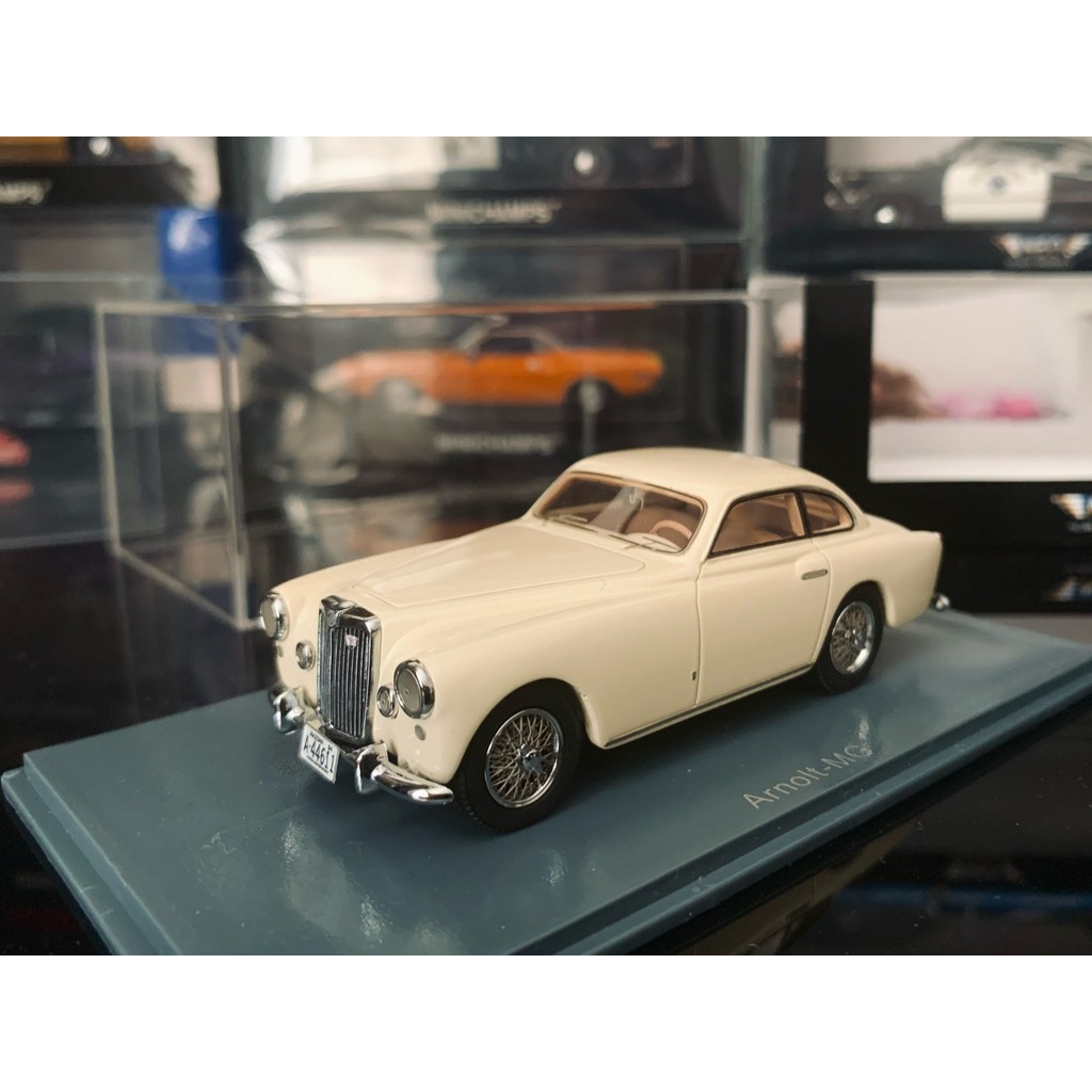 Neo 1/43 Arnolt-MG แอปริคอทสี 1955 เวอร์ชั่นอเมริกันออกแบบหางเสือซ้ายจากbertone MG-TD แชสซีการผลิตสู