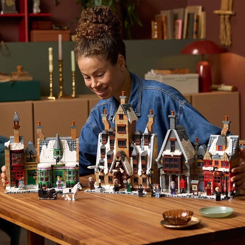 ใช้งานร่วมกับ Lego Harry Potter Series 76457 Hogmode Village Building Street View Building Block ของ