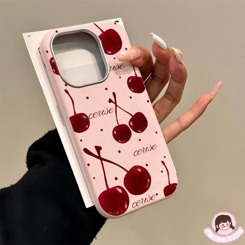 เคสไอโฟน 11 น่ารักสีแดงเชอร์รี่พื้นผิวหนังนุ่ม สำหรับ IPhone 17 16 13 15 11 14 12 Pro Max 7 8 16 14 15 Plus XR X XS Max